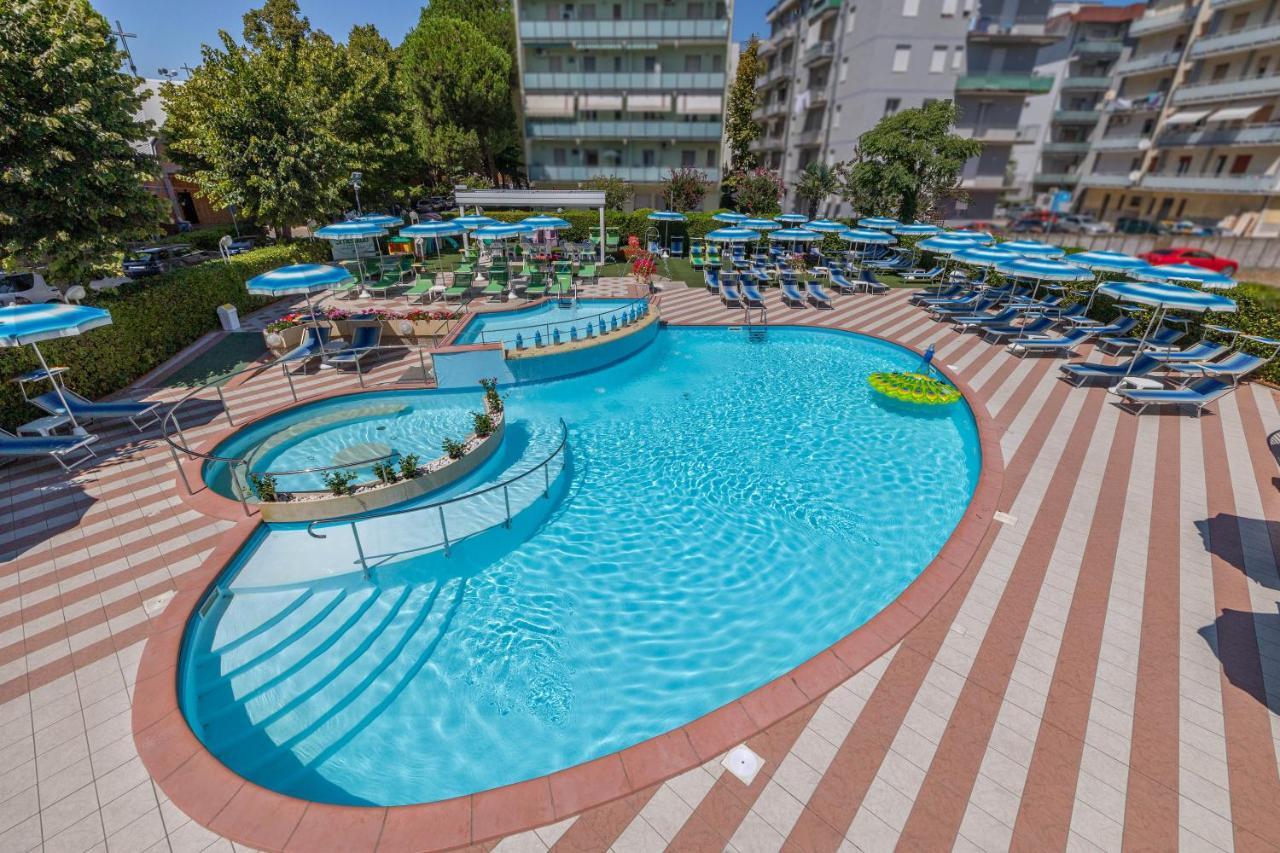 Hotel Smeraldo Cesenatico Εξωτερικό φωτογραφία