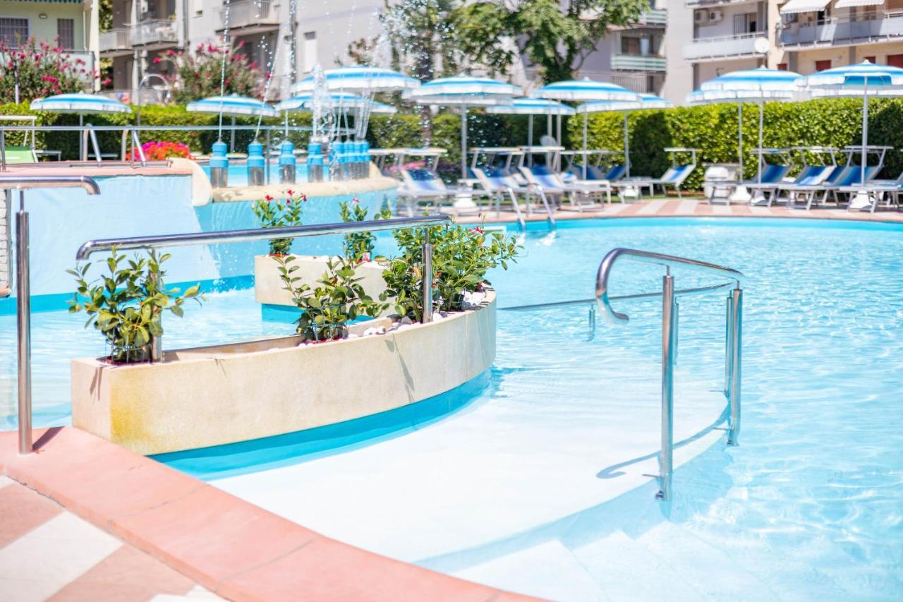 Hotel Smeraldo Cesenatico Εξωτερικό φωτογραφία