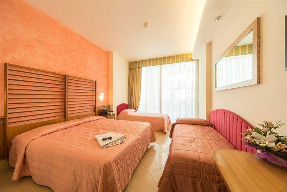 Hotel Smeraldo Cesenatico Εξωτερικό φωτογραφία